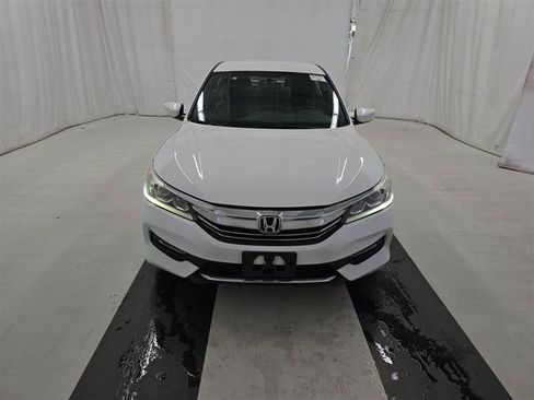 Used 2017 Honda Accord Sport image 2