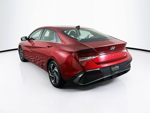 Used 2024 Hyundai Elantra Limited image 5