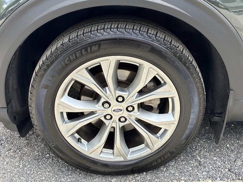Used 2023 Ford Explorer XLT w/ Equipment Group 202A AWD/4WD image 21
