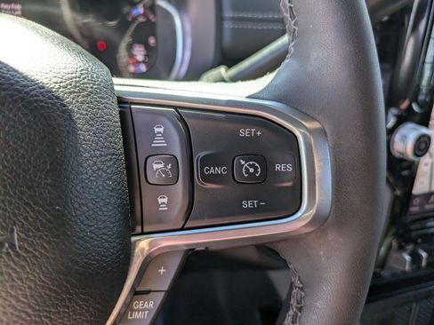 Used 2025 RAM 2500 Laramie AWD/4WD image 18