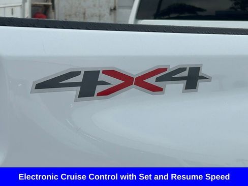 Used 2025 Chevrolet Silverado 2500 LT w/ Convenience Package image 22