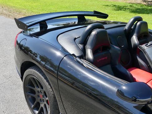 Used 2004 Dodge Viper SRT-10 image 81
