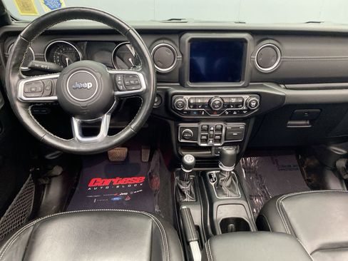 Used 2021 Jeep Wrangler Unlimited Sahara w/ Cold Weather Group AWD/4WD image 15