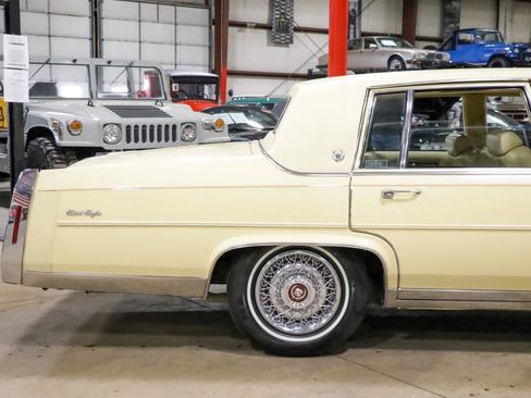 Used 1986 Cadillac Brougham Brougham image 9