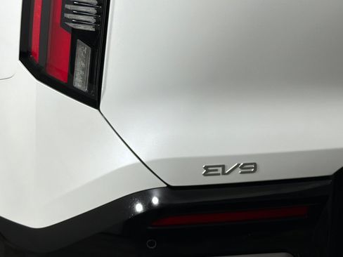 Used 2024 Kia EV9 Land AWD/4WD image 27