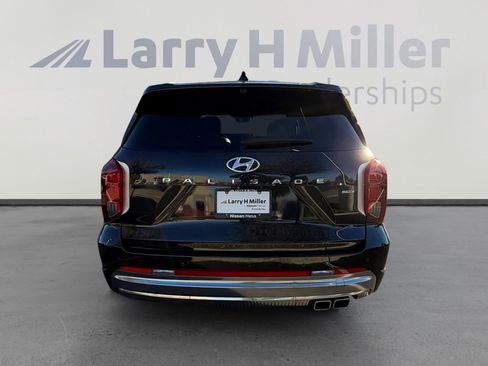 Used 2024 Hyundai Palisade Calligraphy image 4