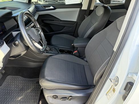 Used 2022 Volkswagen Taos SE image 12