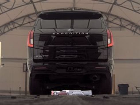 Used 2025 Ford Expedition Active RWD image 5