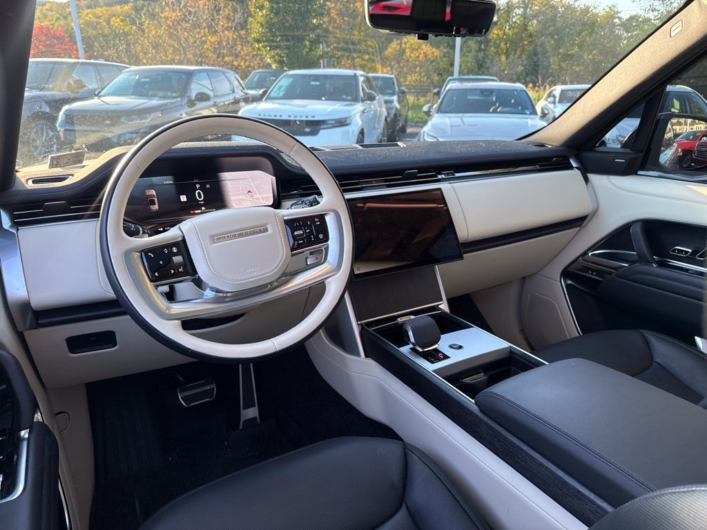 Used 2024 Land Rover Range Rover Long Wheelbase SE AWD/4WD image 13