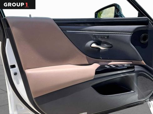 Used 2025 Lexus ES 350 w/ Premium Package FWD image 19