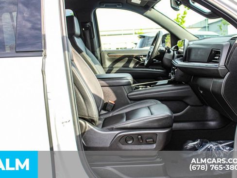 Used 2025 Chevrolet Suburban Z71 AWD/4WD image 22