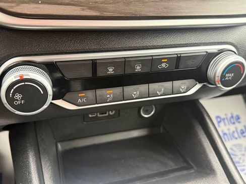 Used 2025 Nissan Altima 2.5 SV FWD image 36