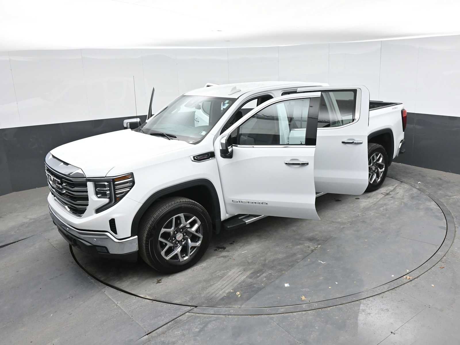 Used 2024 GMC Sierra 1500 SLT w/ SLT Premium Plus Package AWD/4WD image 51