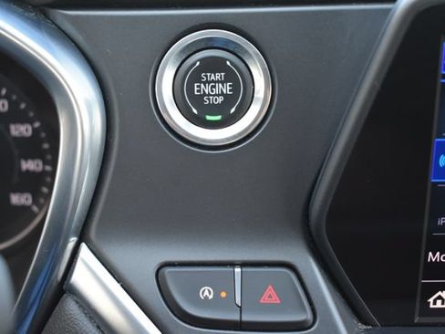 Used 2020 Chevrolet Blazer LT FWD image 26