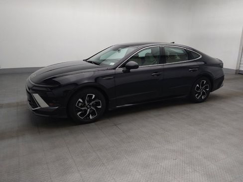 Used 2024 Hyundai Sonata SEL FWD image 2