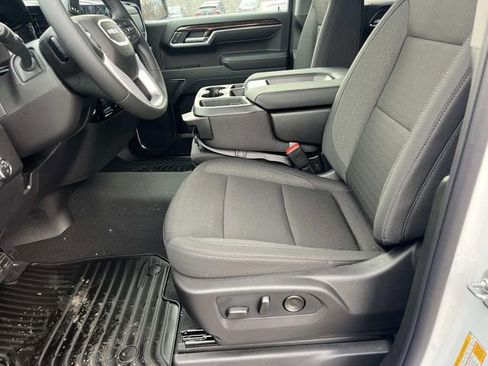 New 2026 GMC Sierra 1500 Elevation image 16