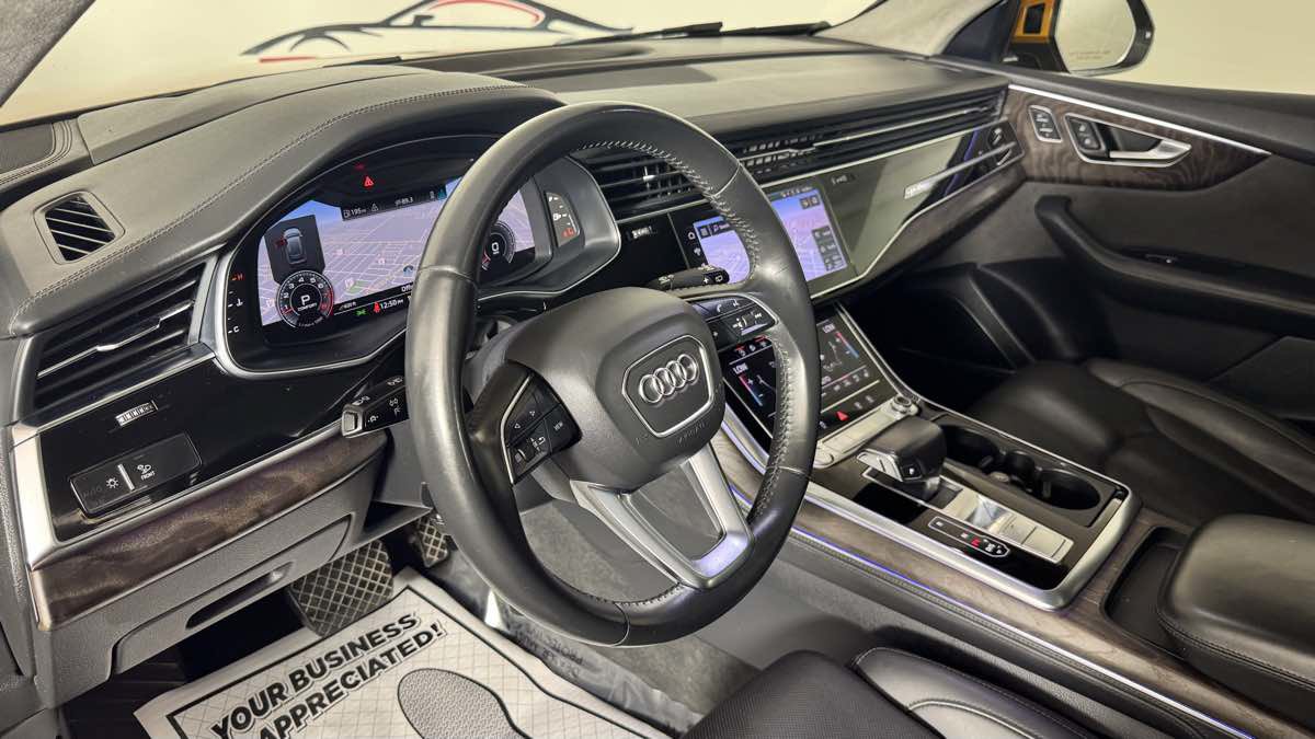 Used 2019 Audi Q8 Prestige w/ Luxury Package AWD/4WD image 13