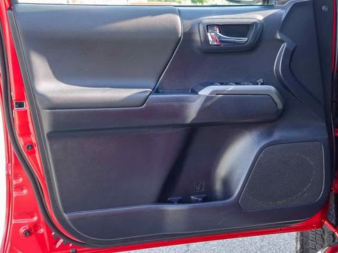 Used 2023 Toyota Tacoma TRD Off-Road image 19