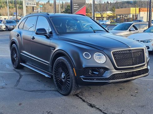 Used 2018 Bentley Bentayga image 7