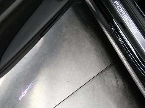 Used 2024 Porsche 911 Carrera S image 32