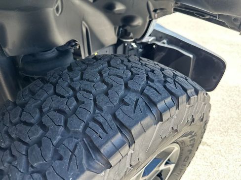 Used 2023 Jeep Wrangler Unlimited Rubicon 4xe w/ Cold Weather Group AWD/4WD image 16