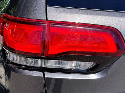 Used 2016 Jeep Grand Cherokee Limited 75th Anniversary AWD/4WD image 29