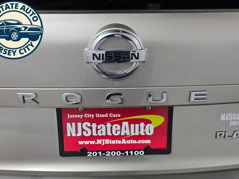 Used 2021 Nissan Rogue Platinum AWD/4WD image 31