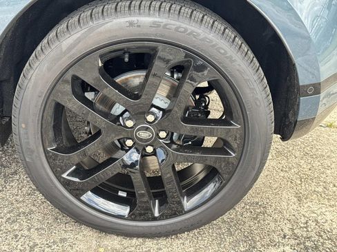 New 2026 Land Rover Range Rover Evoque Hoxton AWD/4WD image 3