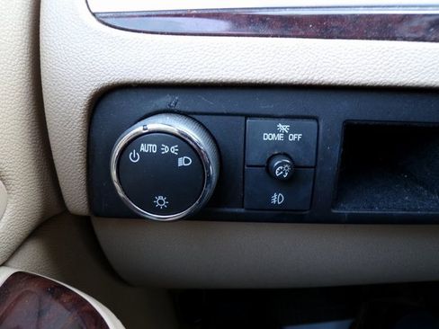 Used 2013 Cadillac Escalade ESV Luxury image 25