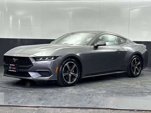 Used 2024 Ford Mustang Premium image 7