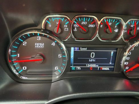 Used 2018 Chevrolet Silverado 1500 LT w/ Trailering Package image 21