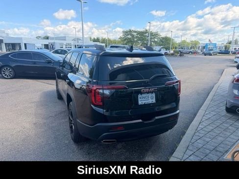 Used 2022 GMC Acadia SLE w/ Driver Convenience Package FWD image 5