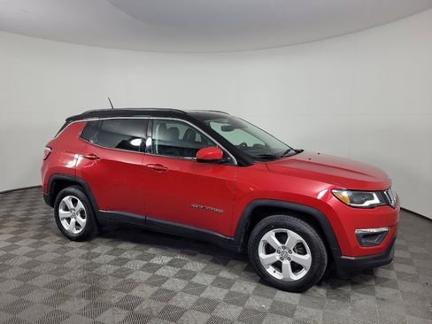 Used 2018 Jeep Compass Latitude w/ Safe & Security Group FWD image 11