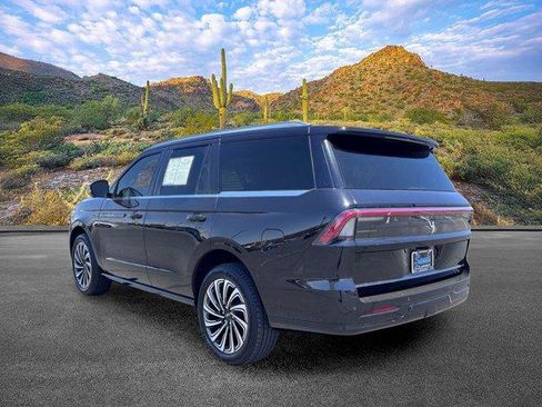 Used 2025 Lincoln Navigator Black Label AWD/4WD image 7