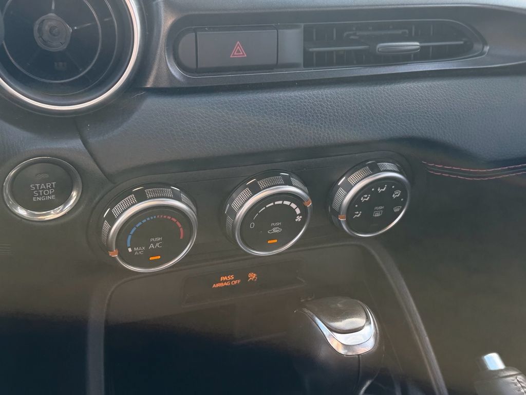 Used 2019 FIAT 124 Spider RWD image 17