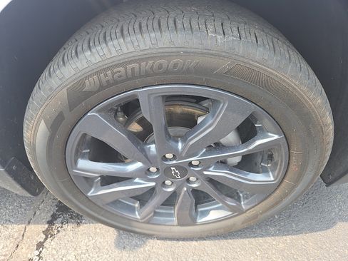 Used 2024 Chevrolet Equinox RS w/ RS Leather Package AWD/4WD image 9