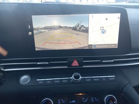 Used 2024 Hyundai Elantra SEL w/ Convenience Package image 7