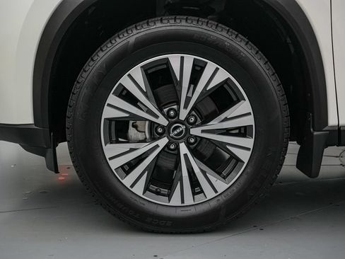 Used 2023 Nissan Rogue SV AWD/4WD image 10