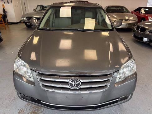 Used 2007 Toyota Avalon Limited FWD image 2