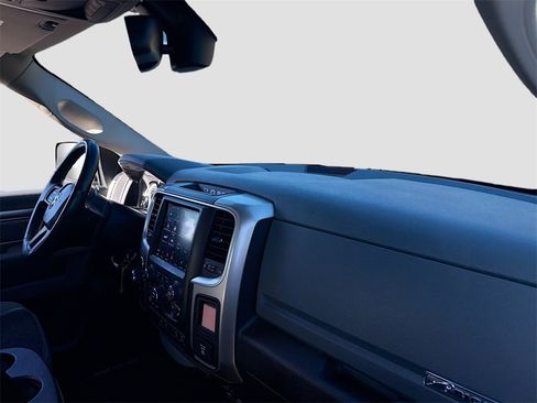 Used 2018 RAM 1500 Big Horn image 30