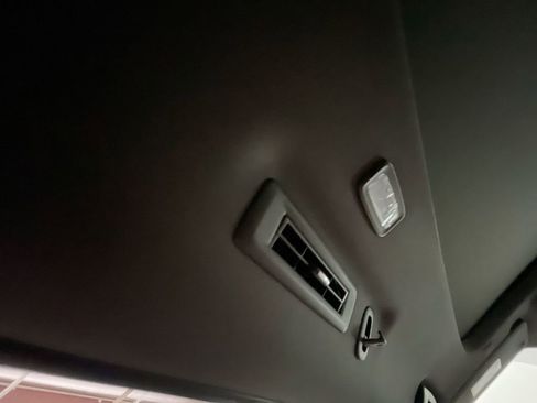 Used 2023 Chevrolet Tahoe Z71 w/ Luxury Package image 22