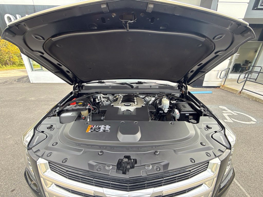 Used 2018 Cadillac Escalade Luxury AWD/4WD image 37
