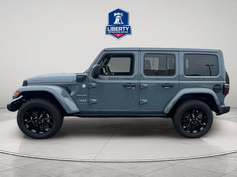 Used 2024 Jeep Wrangler Unlimited Sahara w/ Technology Group AWD/4WD image 33