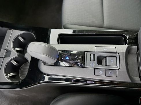 Used 2025 Toyota Prius LE image 25