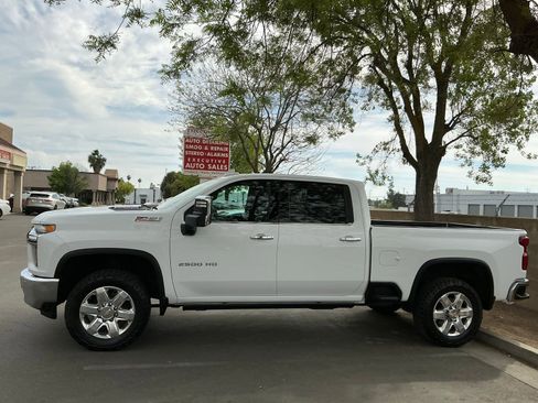 Used 2022 Chevrolet Silverado 2500 LTZ w/ LTZ Premium Package image 4