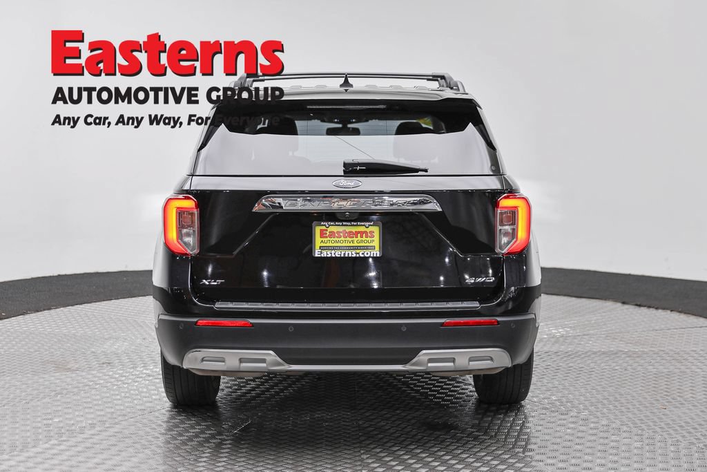 Used 2022 Ford Explorer XLT w/ Equipment Group 202A AWD/4WD image 8