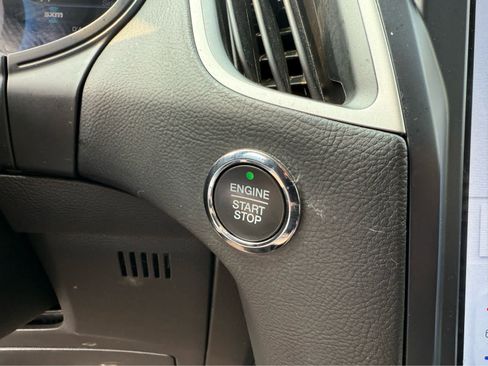 Used 2022 Ford Edge SEL image 12