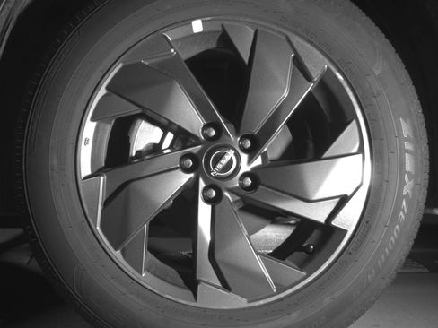 Used 2025 Nissan Rogue SV FWD image 12