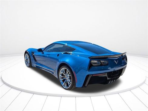 Used 2015 Chevrolet Corvette Z06 w/ 3LZ Preferred Equipment Group image 6