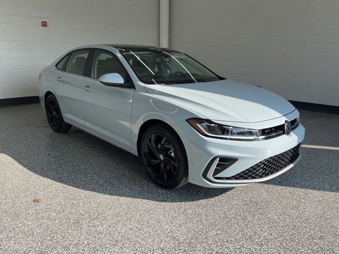 New 2026 Volkswagen Jetta SE image 7